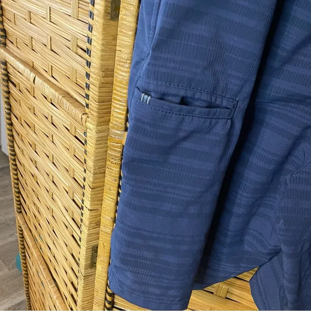 Kuhl Navy Blue shorts outdoors hiking camping fishing recreation size 40 men